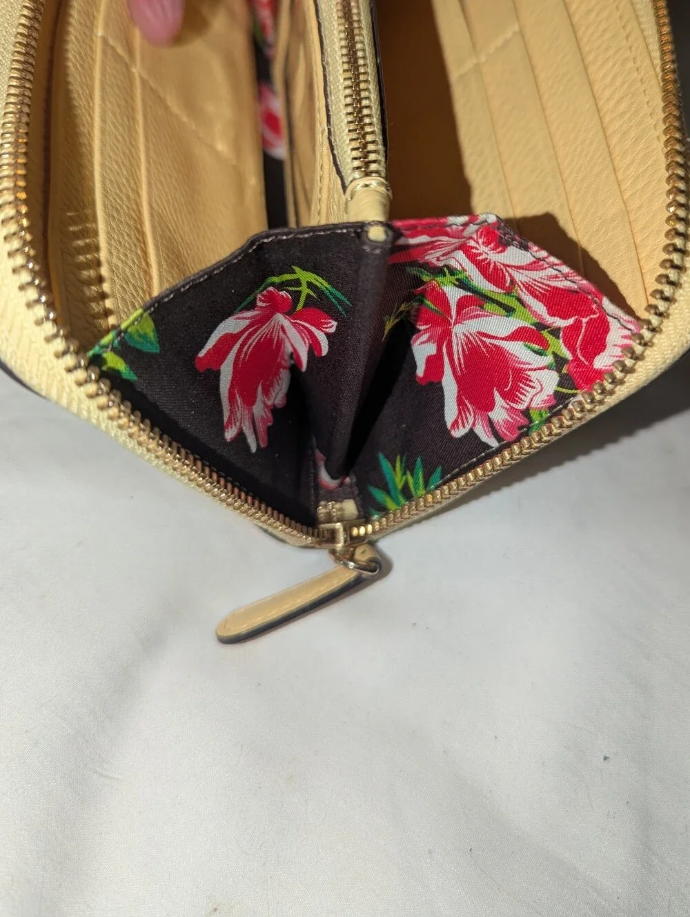 Vera Bradley Georgia RFID Zip-Around Wallet with Colorful Stamp Motif - Picture 8 of 13